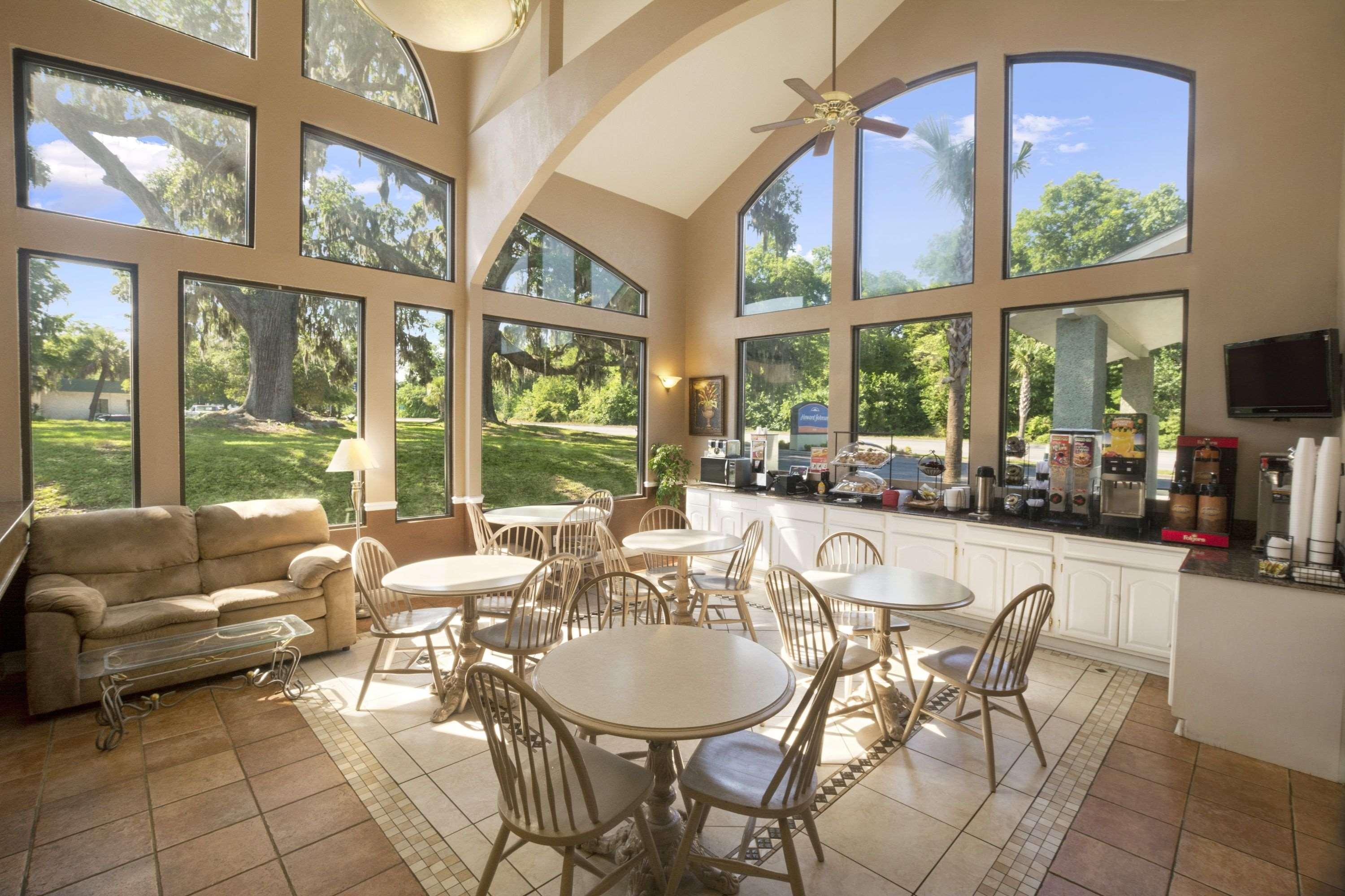 Howard Johnson By Wyndham Beaufort/Parris Island Exterior foto